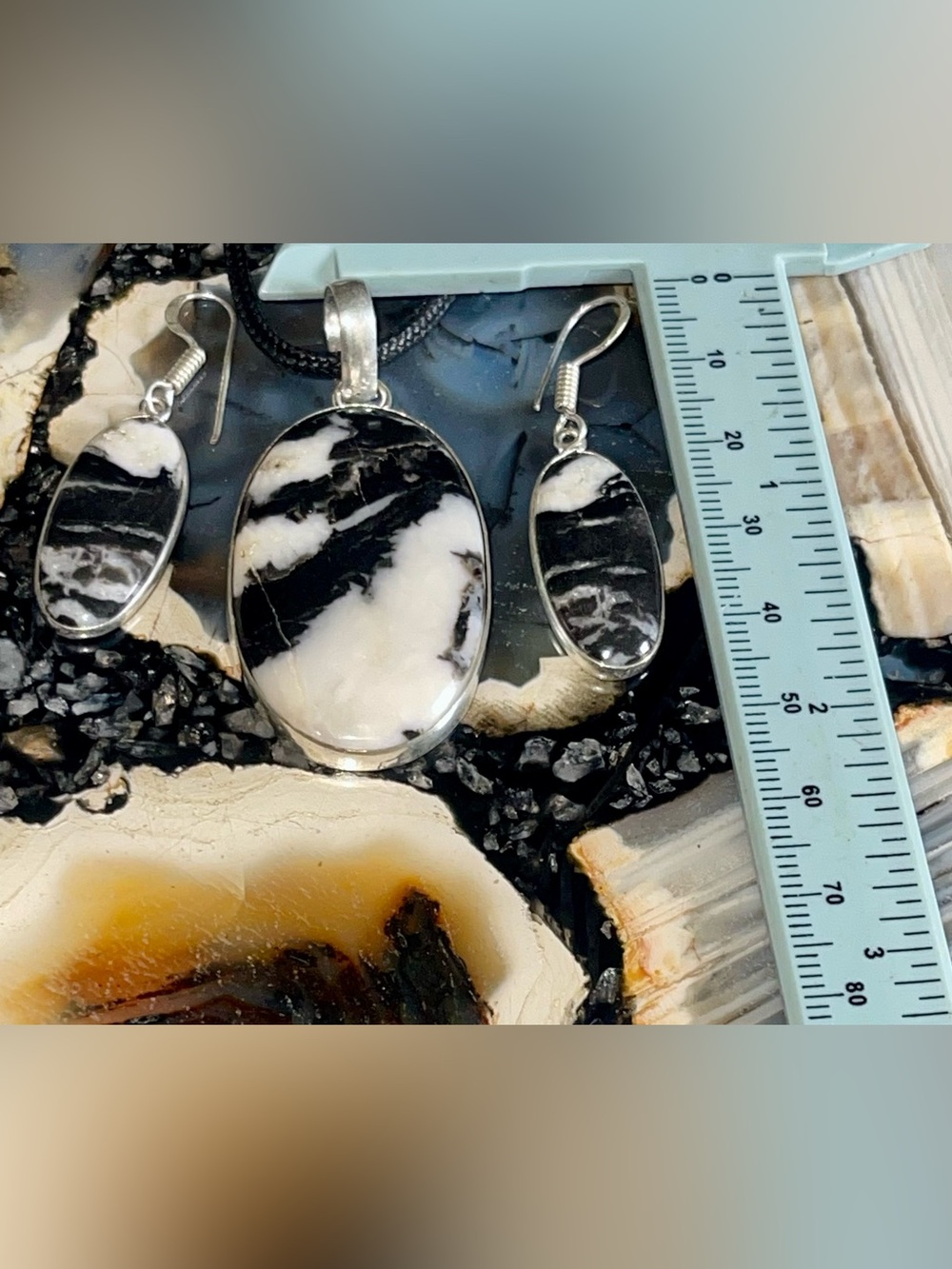 White Buffalo Turquoise Pendant & Earrings Set - Picture 16 of 17